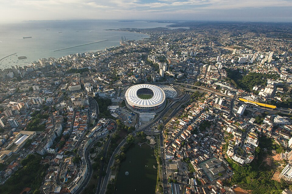 Estadio brasileño en día de partido
